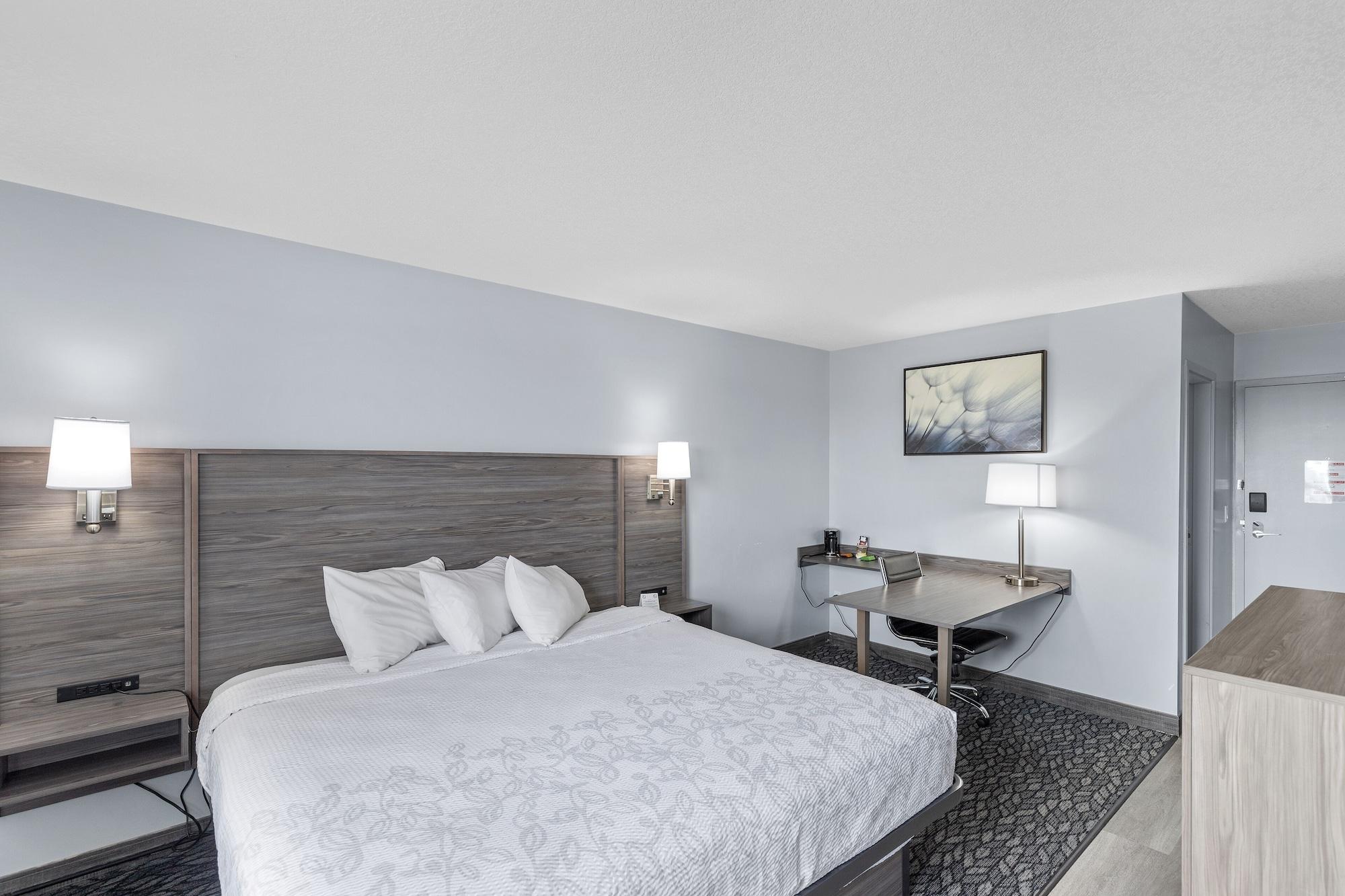 Emerald Hotel & Suites Calgary Airport ภายนอก รูปภาพ